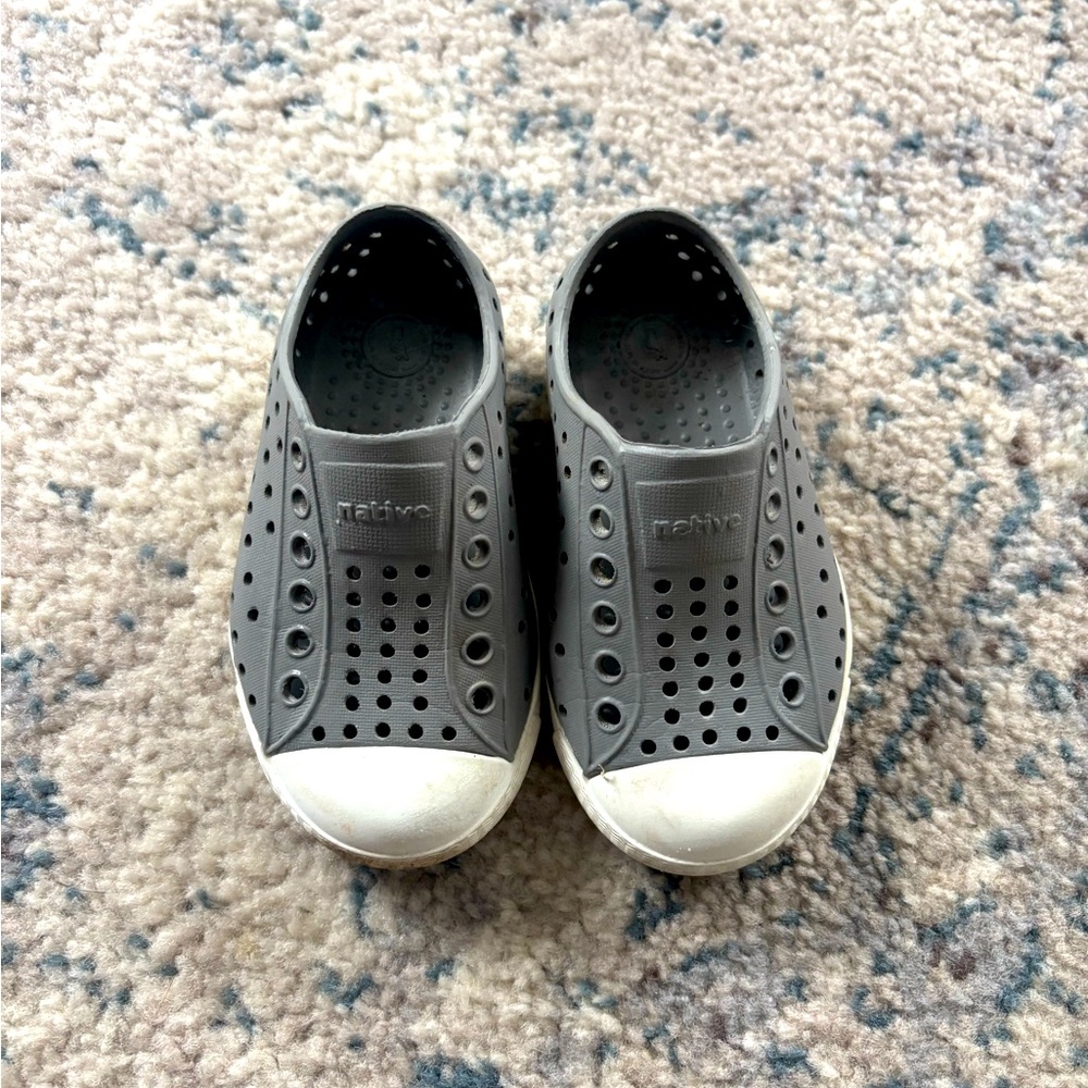Boys Native Slide ons